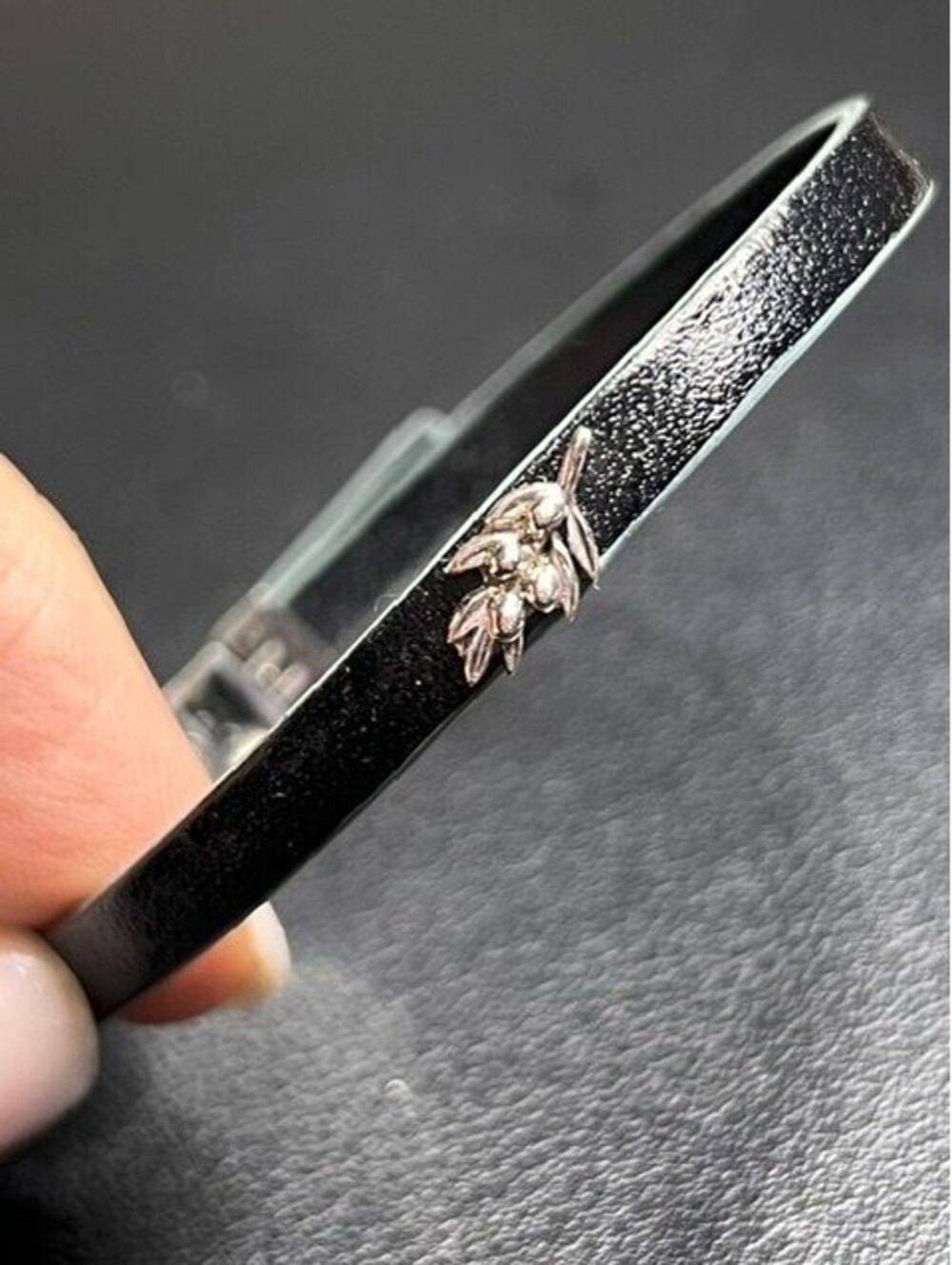 B6235 Sterling Silver 6.5-8.5" Black Leather Band Bracelet Leaf Accent Buckle